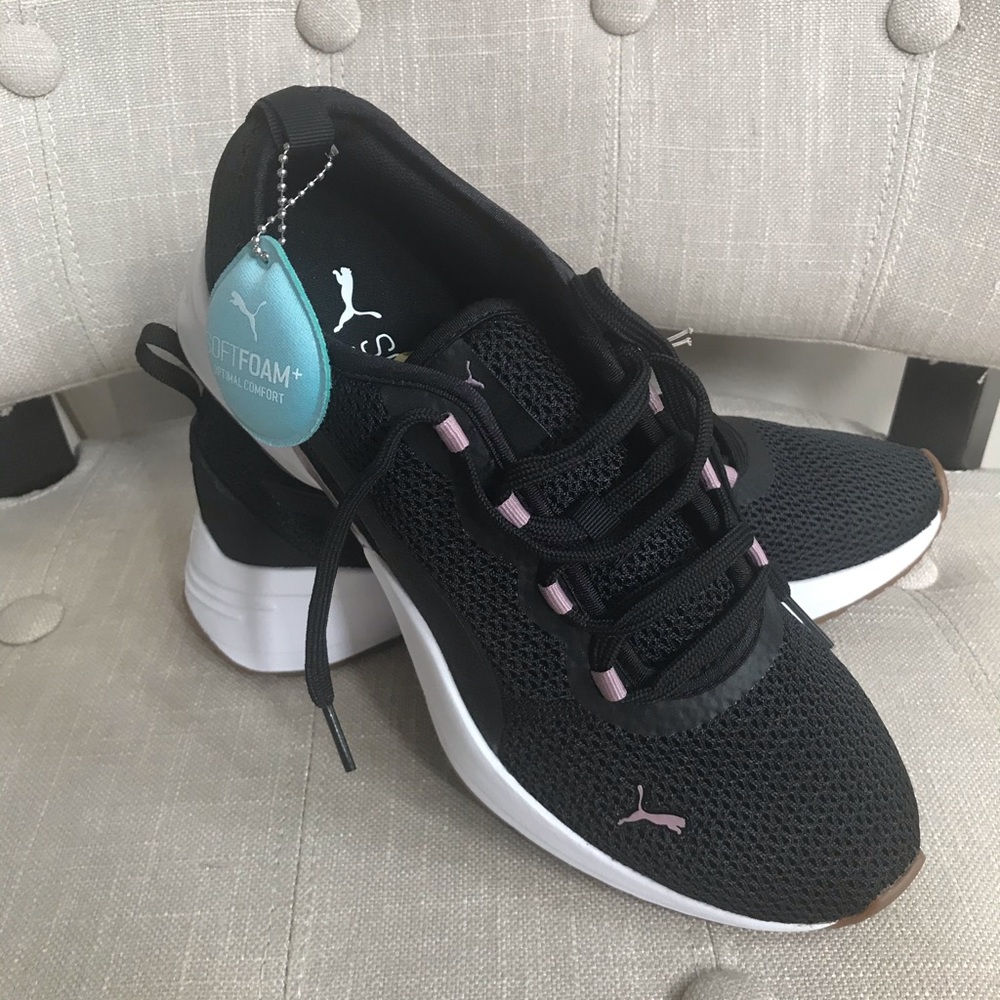 NWT Puma lit race soft foam size 8
